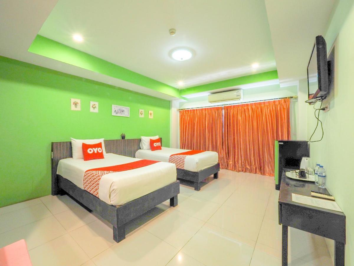 Oyo 75367 Ud Pattaya Hotel バーンラムン エクステリア 写真