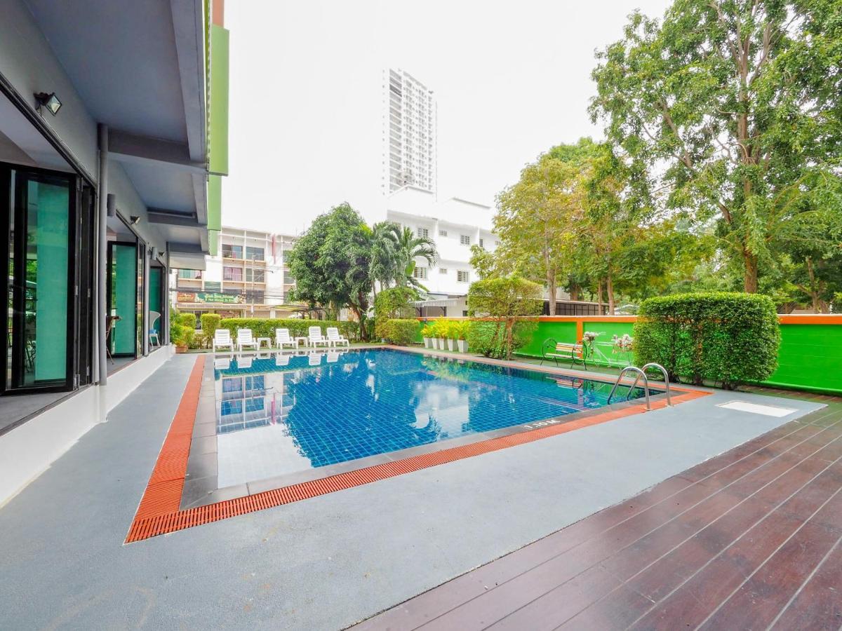 Oyo 75367 Ud Pattaya Hotel バーンラムン エクステリア 写真