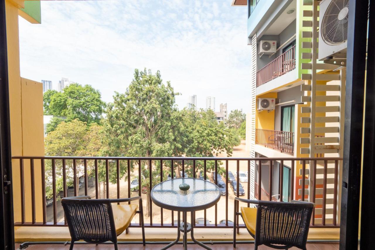 Oyo 75367 Ud Pattaya Hotel バーンラムン エクステリア 写真
