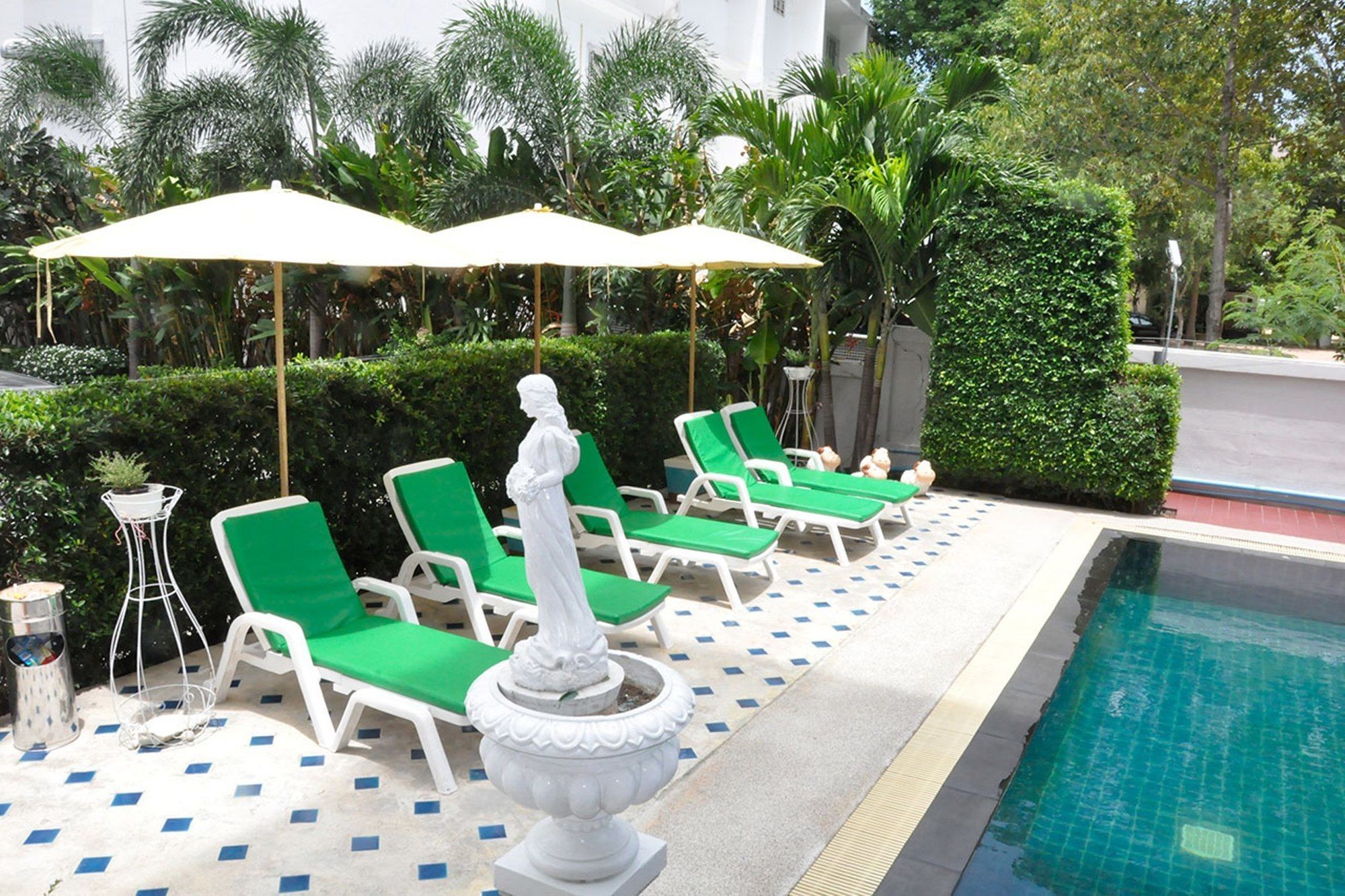 Oyo 75367 Ud Pattaya Hotel バーンラムン エクステリア 写真
