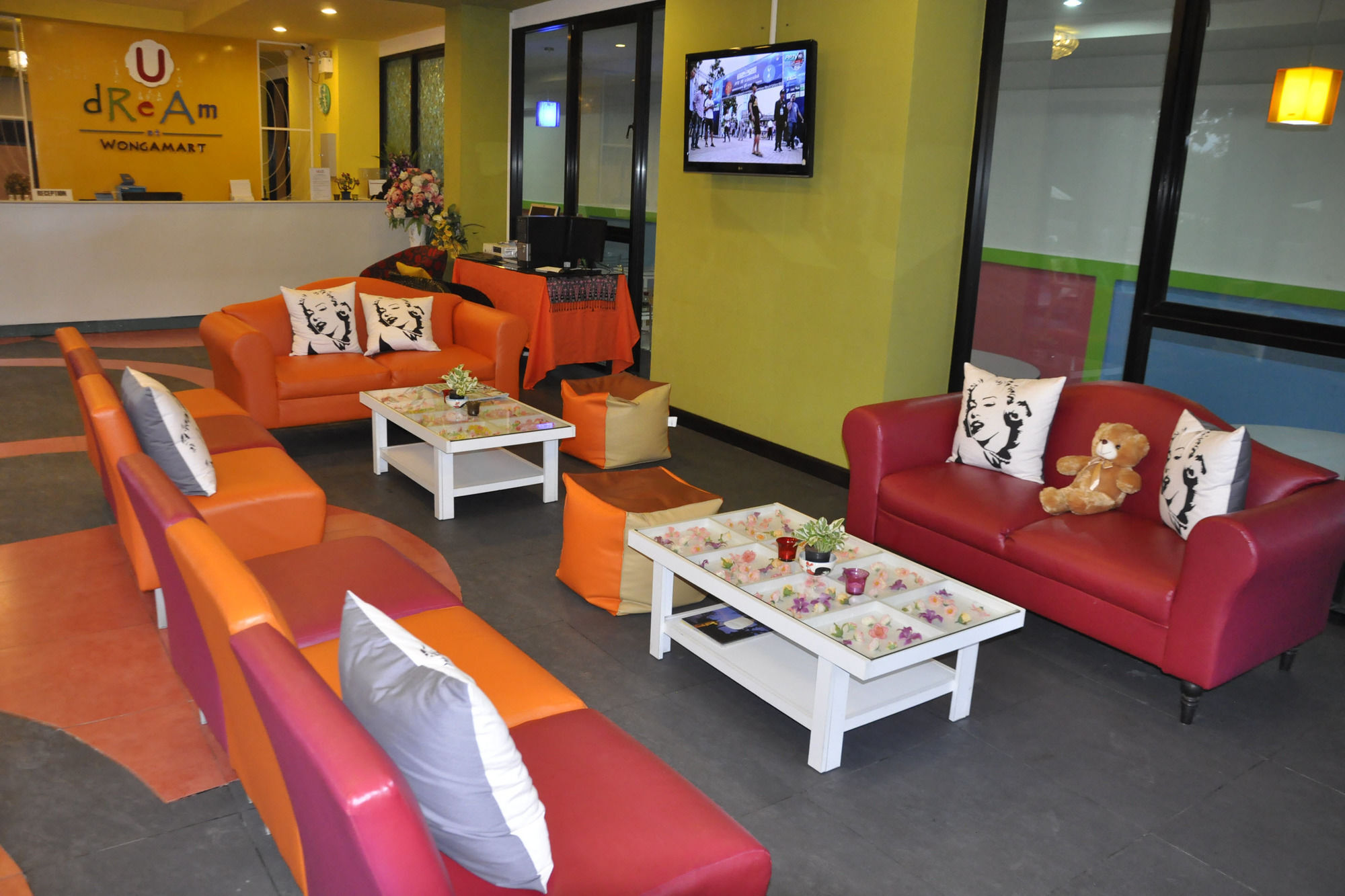 Oyo 75367 Ud Pattaya Hotel バーンラムン エクステリア 写真