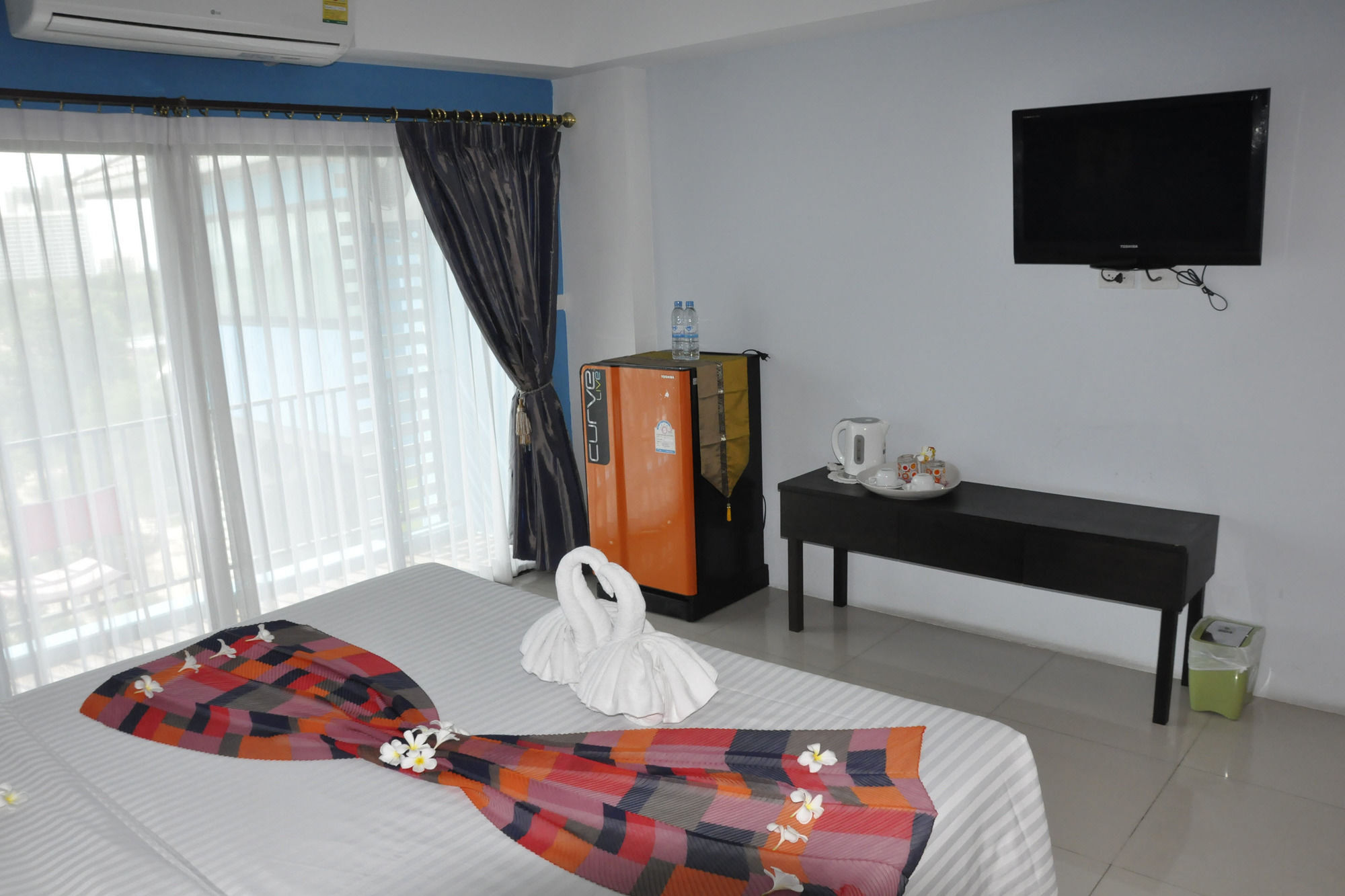 Oyo 75367 Ud Pattaya Hotel バーンラムン エクステリア 写真